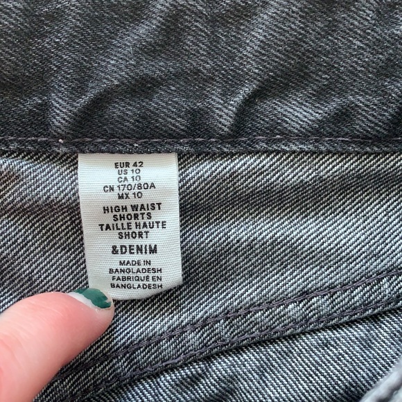 H&M Denim faded black jean shorts - Picture 4 of 7